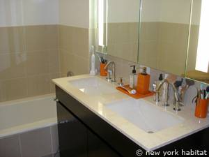 Bathroom 1 - Photo 2 of 5