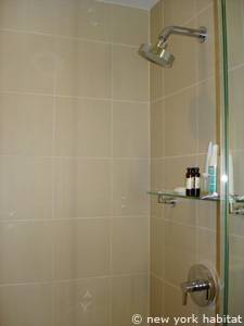 Bathroom 1 - Photo 4 of 5
