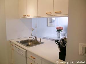 Kitchen - Photo 3 of 7