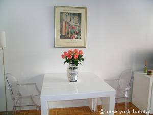 Living room - Photo 8 of 13