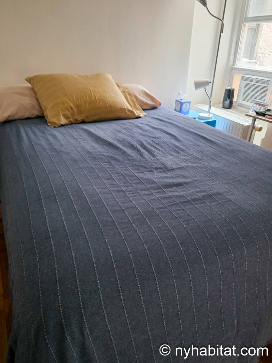 Bedroom - Photo 2 of 4