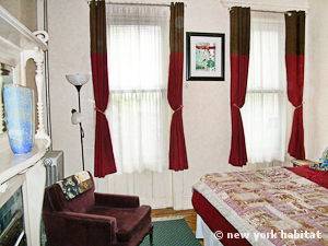 Schlafzimmer - Photo 1 von 5