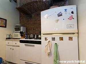 Kitchen - Photo 3 of 4