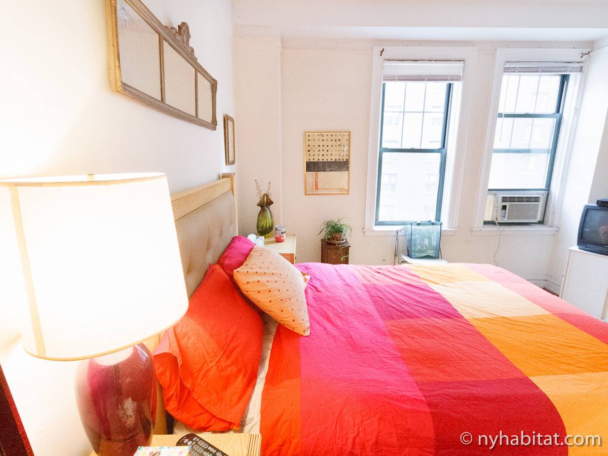 Bedroom - Photo 3 of 20