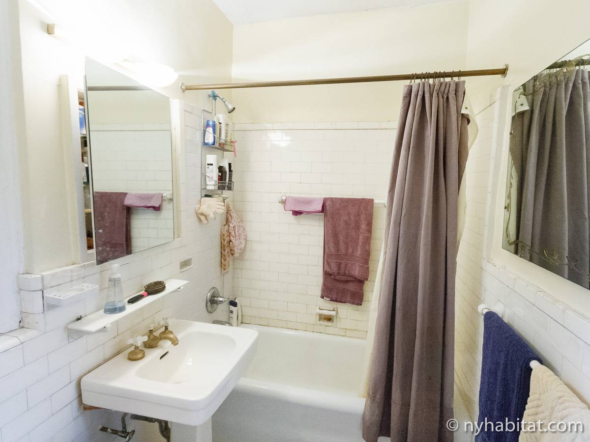 Bathroom - Photo 7 of 10