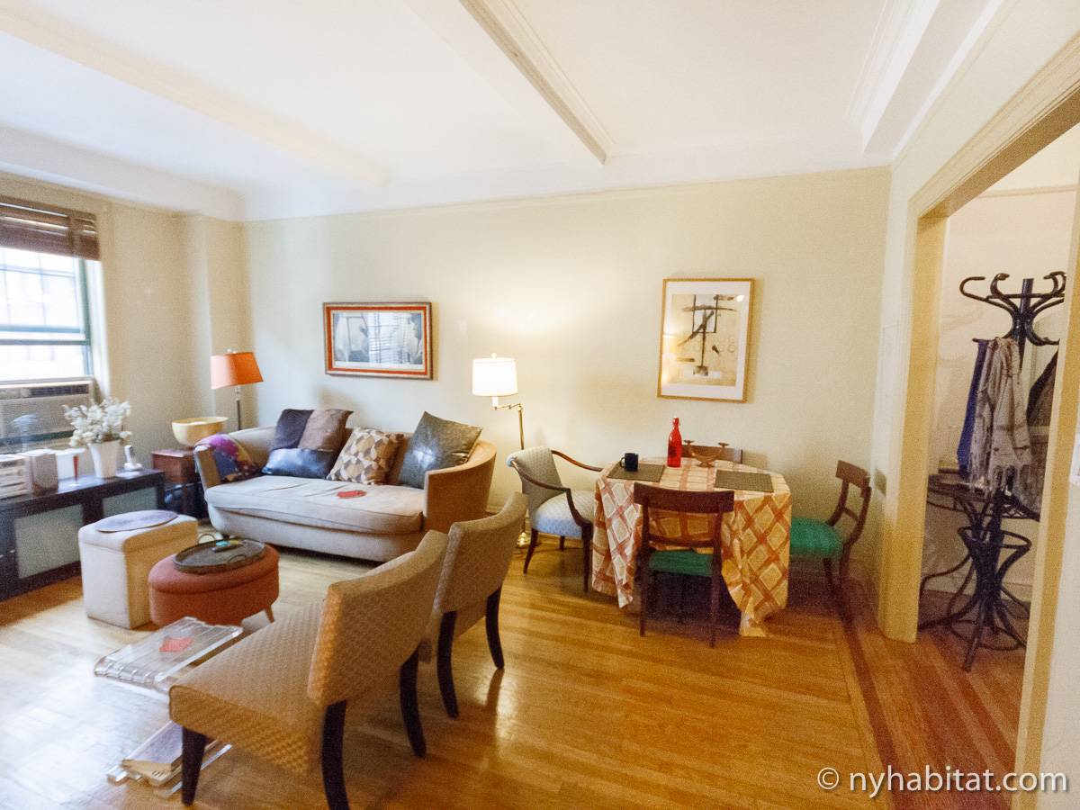 Living room - Photo 6 of 20