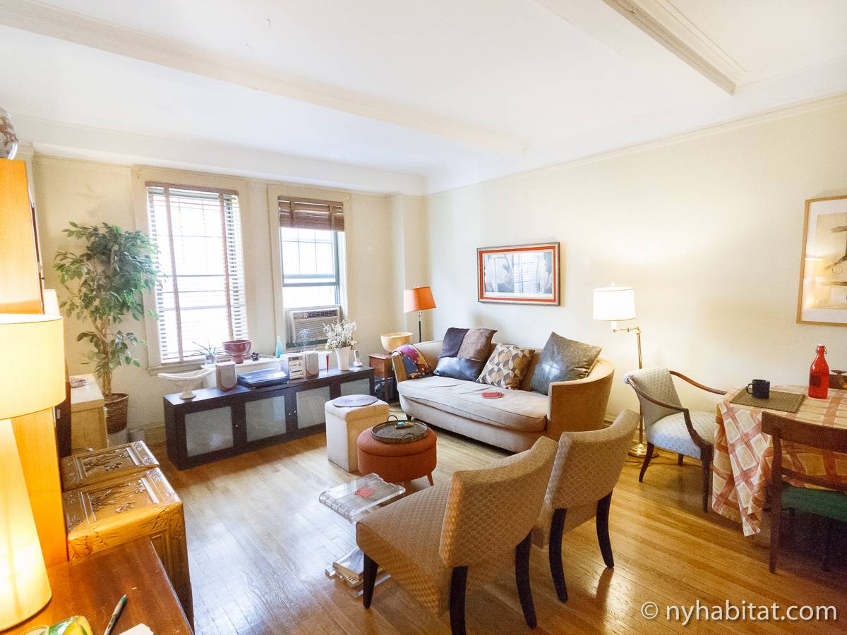 Living room - Photo 5 of 20