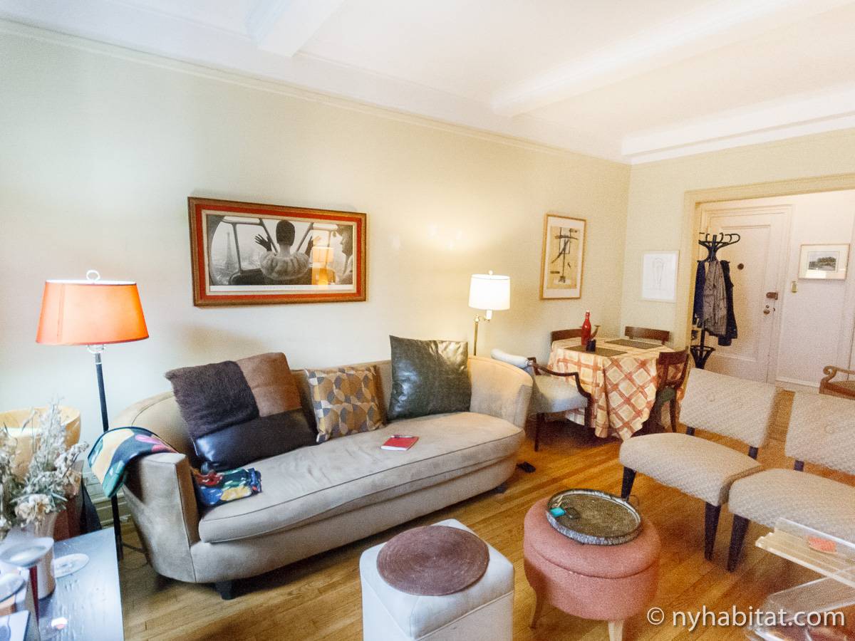 Living room - Photo 7 of 20