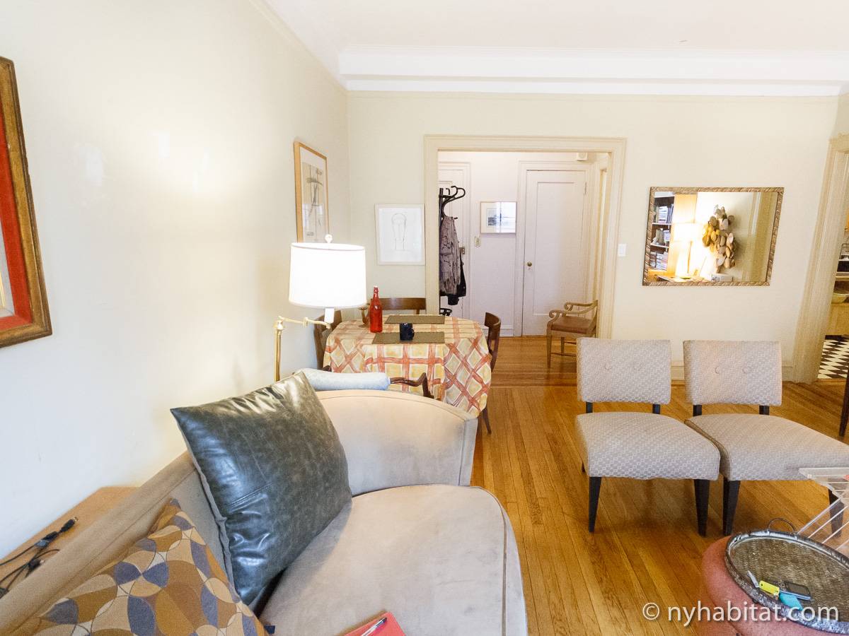 Living room - Photo 8 of 20