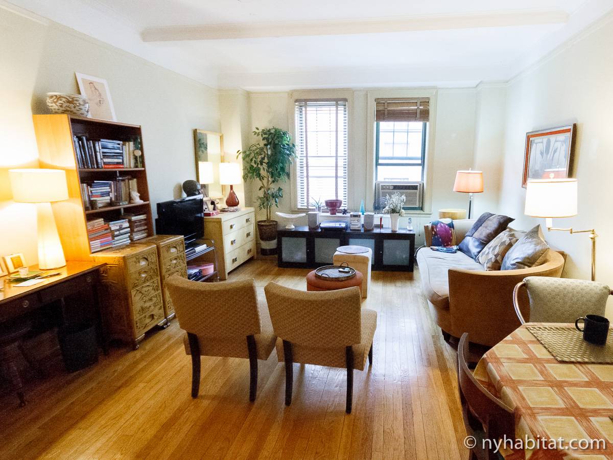 Living room - Photo 1 of 20