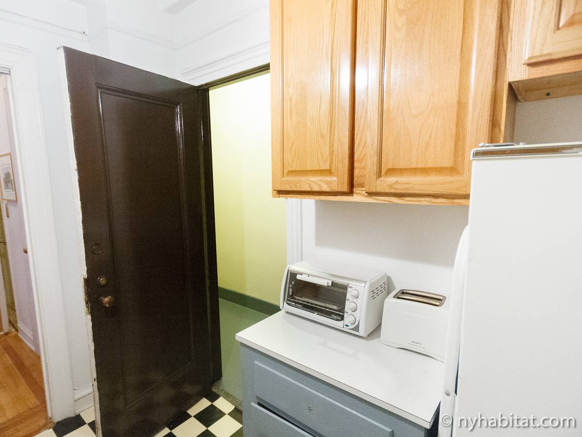 Kitchen - Photo 8 of 15