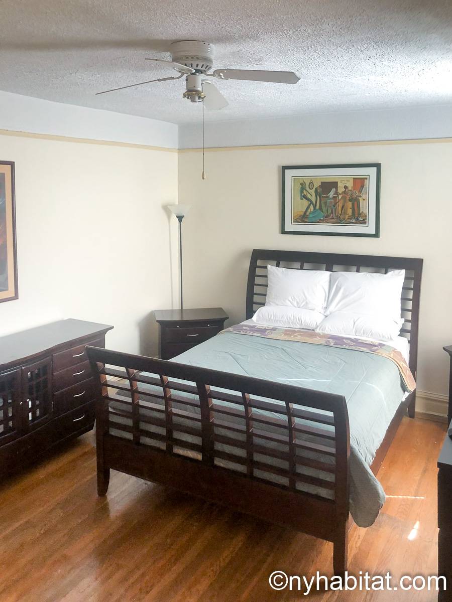 New York Roommate Room for rent in Crown Heights 2 Bedroom apartment