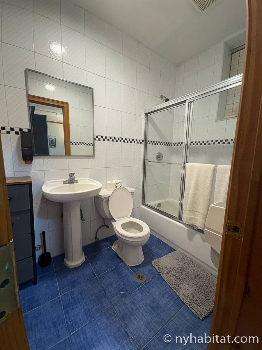 Salle de bain - Photo 1 sur 2 Salle de bain - Photo 1 sur 2