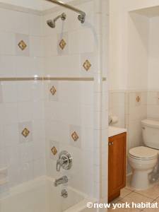 Badezimmer - Photo 2 von 2