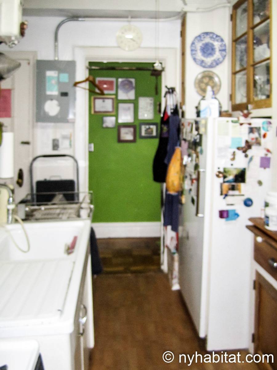 Kitchen - Photo 5 of 6