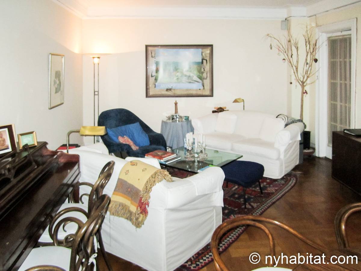 Living room - Photo 2 of 8