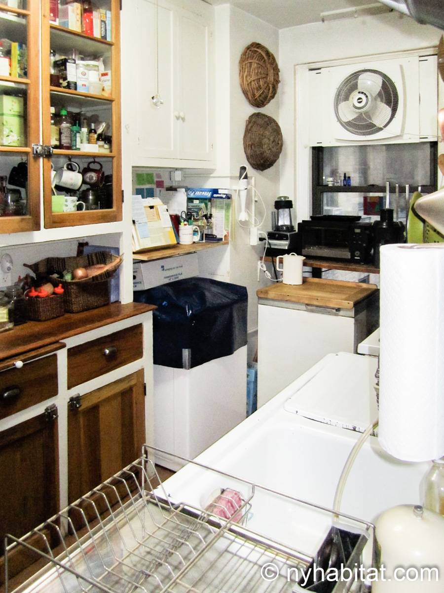 Kitchen - Photo 4 of 6