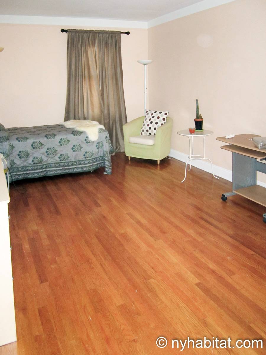 Bedroom - Photo 2 of 7 Bedroom - Photo 2 of 7