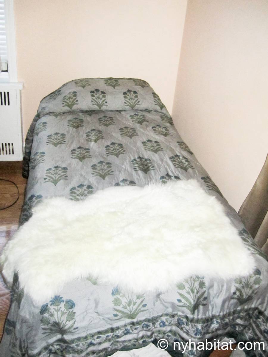 Bedroom - Photo 3 of 7 Bedroom - Photo 3 of 7