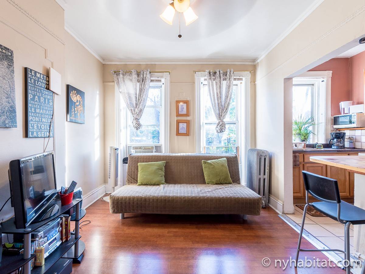 Living room - Photo 2 of 4
