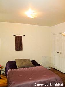 Bedroom - Photo 2 of 4