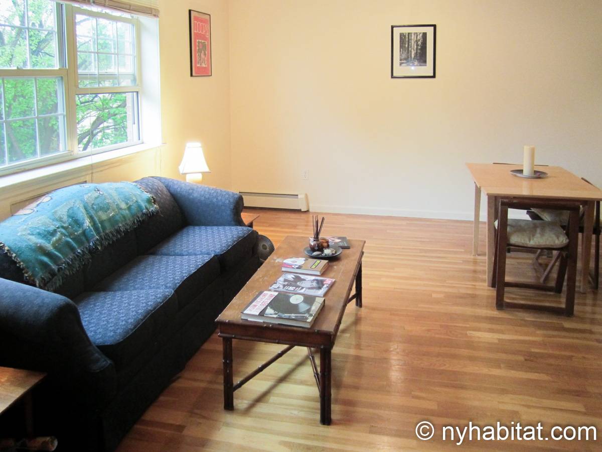 Living room - Photo 2 of 4