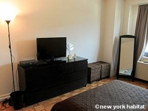 Bedroom - Photo 2 of 3
