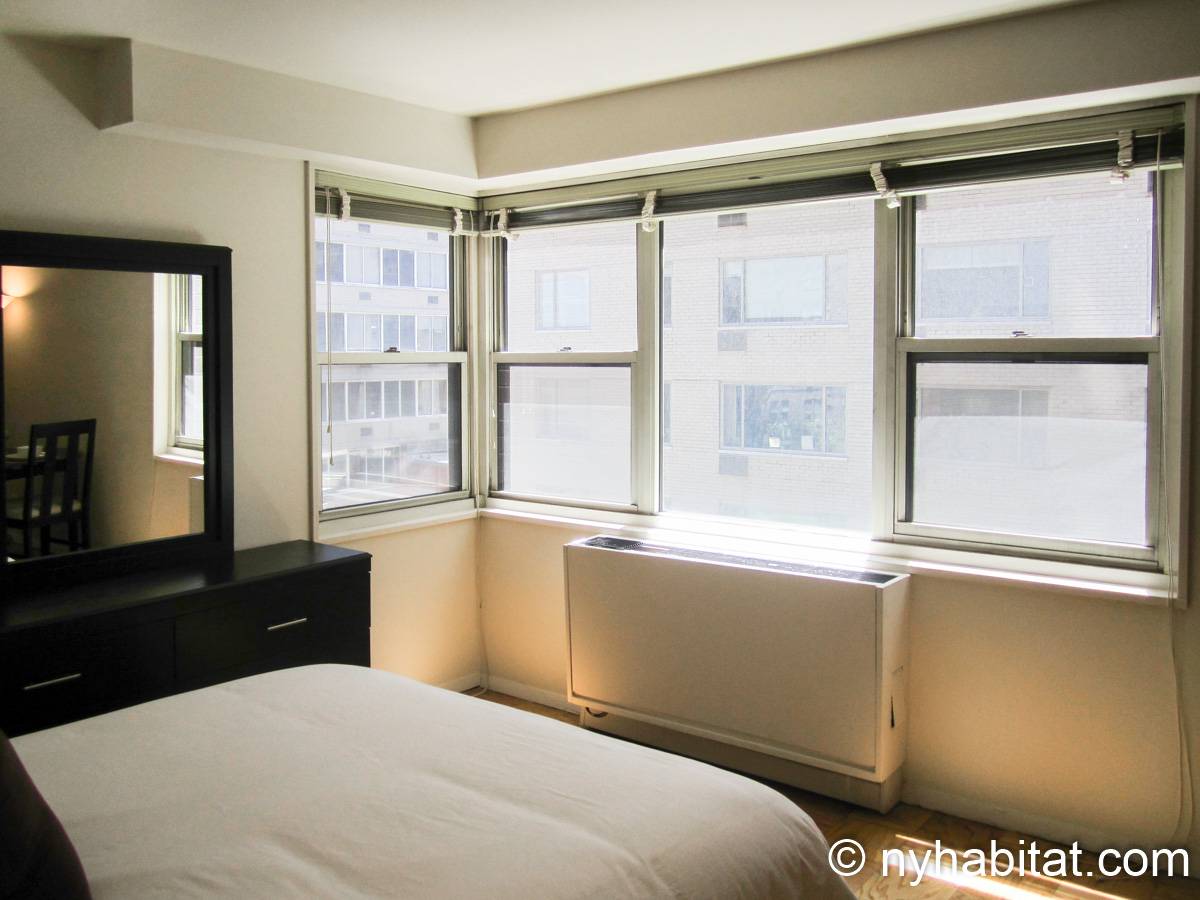 Living room - Photo 6 of 7