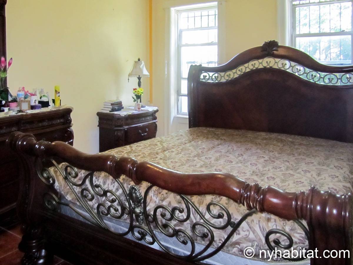 Bedroom - Photo 2 of 3