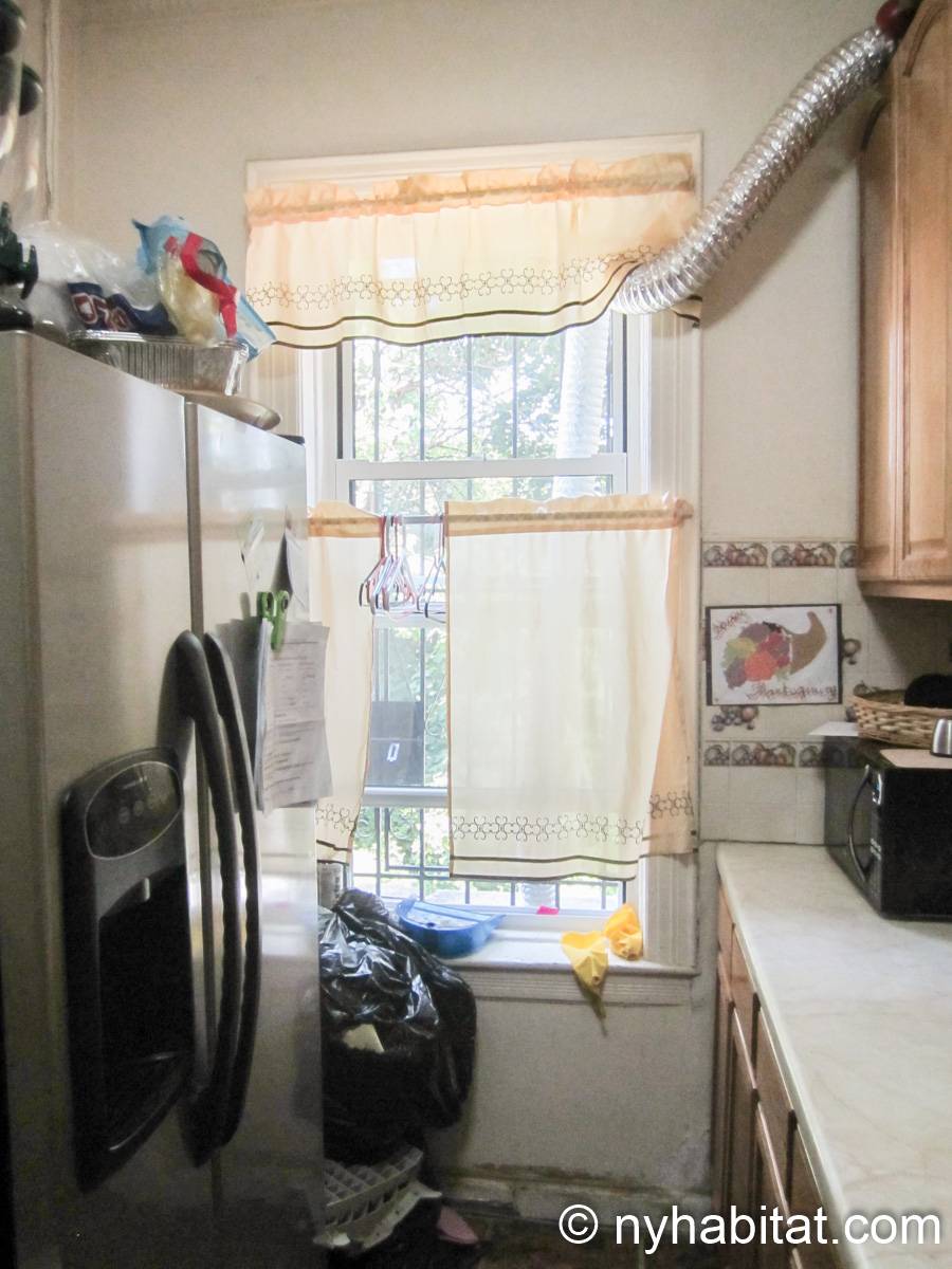 Kitchen - Photo 2 of 4
