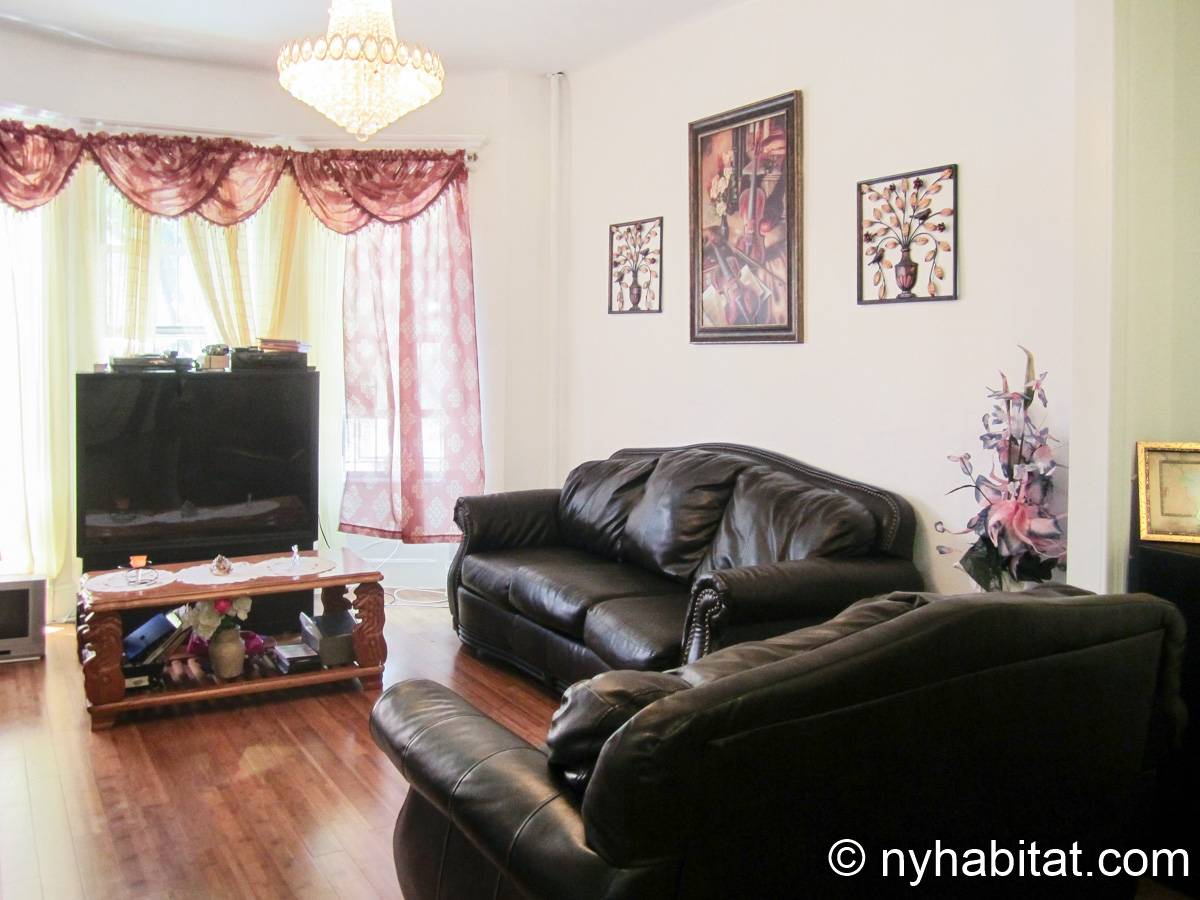 Living room 1 - Photo 2 of 4