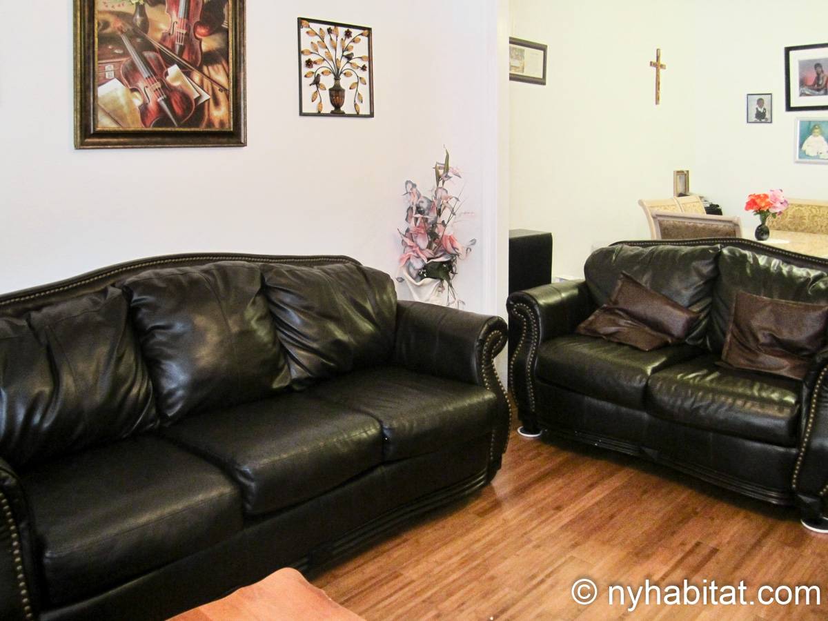 Living room 1 - Photo 3 of 4