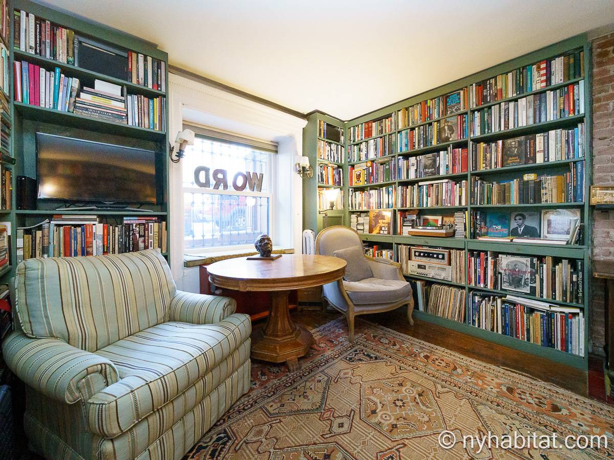 Living room - Photo 7 of 7