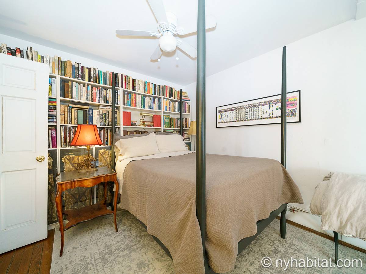 Bedroom - Photo 2 of 10