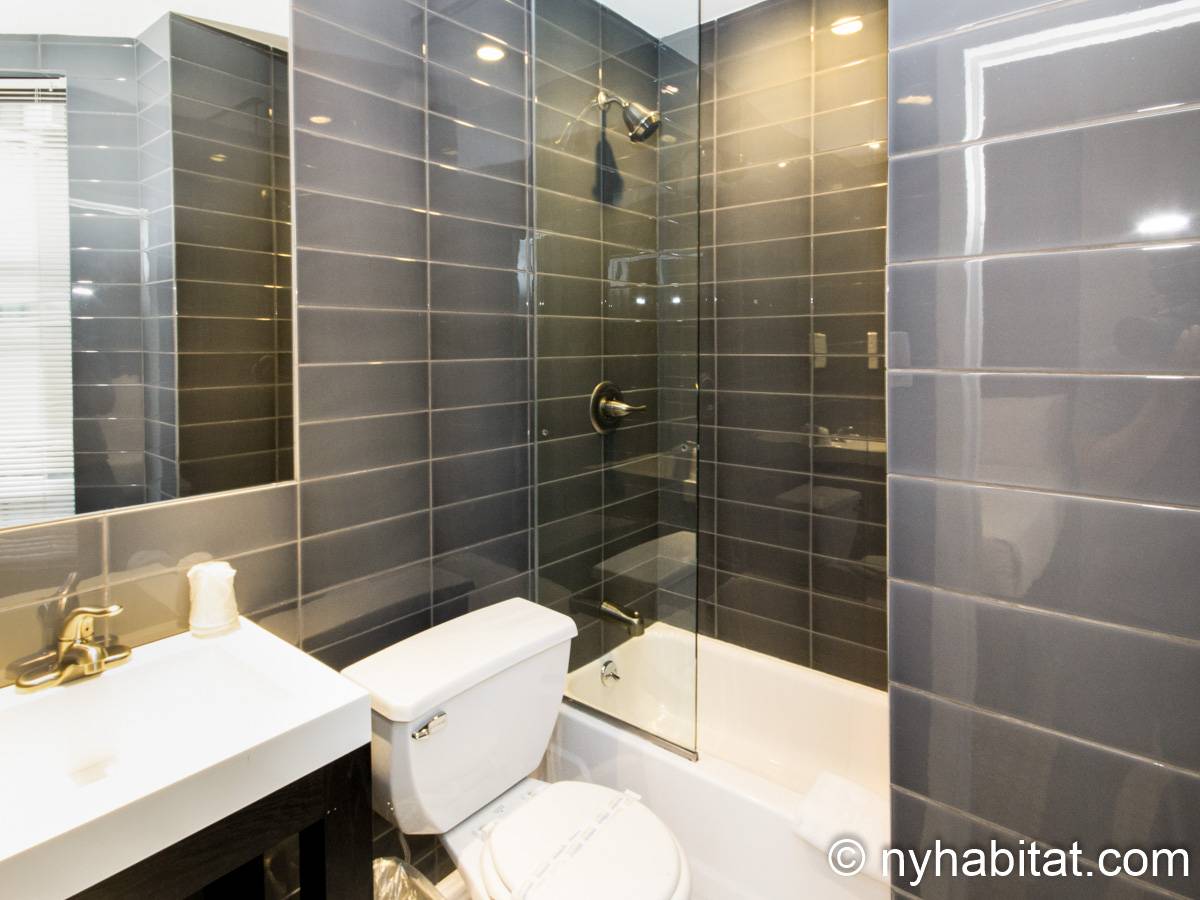 Bathroom - Photo 2 of 4 Bathroom - Photo 2 of 4