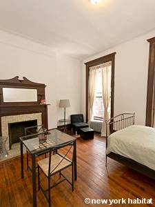 Living room - Photo 2 of 4