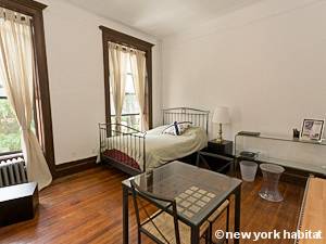 Living room - Photo 1 of 4