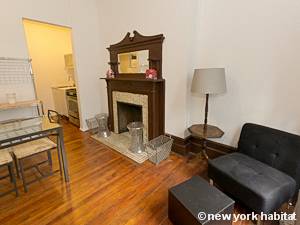 Living room - Photo 3 of 4