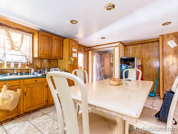 Kitchen - Photo 2 of 4