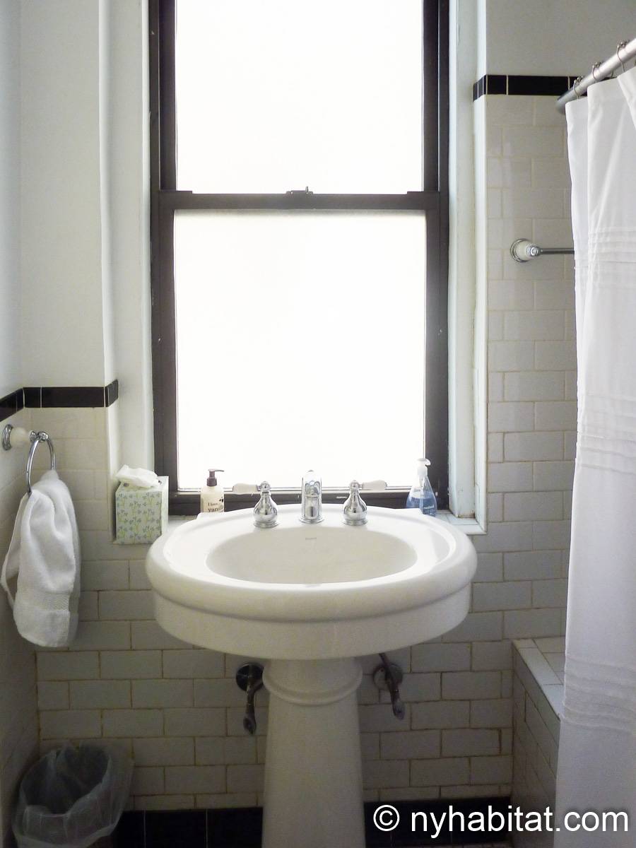 Baño - Photo 1 de 3 Baño - Photo 1 de 3