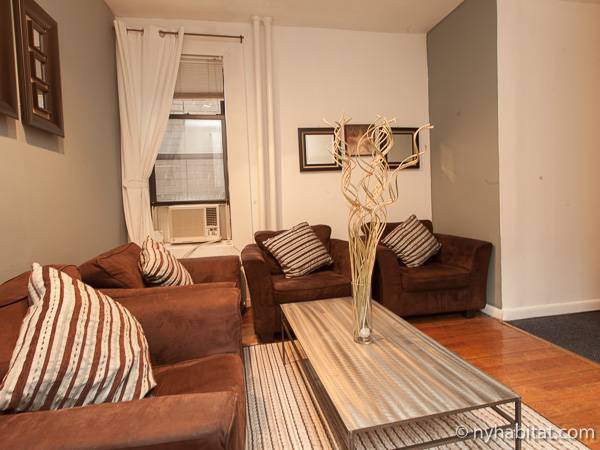 Living room - Photo 2 of 4