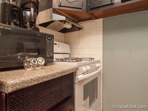 Kitchen - Photo 3 of 4