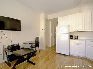 Living room - Photo 4 of 4