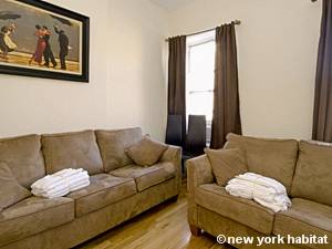 Living room - Photo 2 of 4