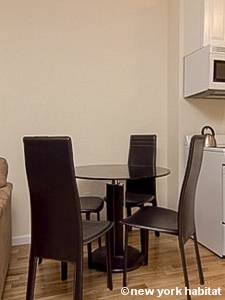 Living room - Photo 4 of 4