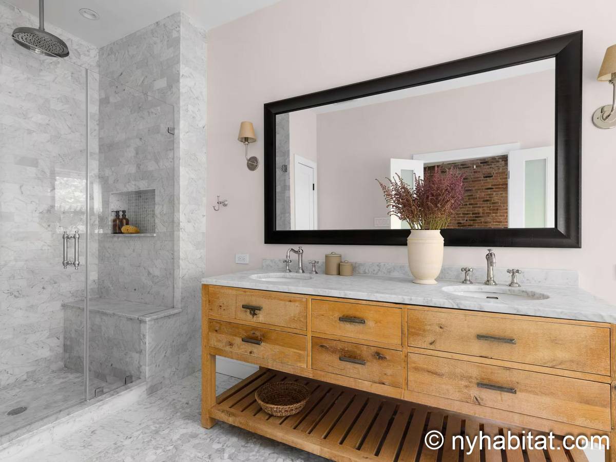 Bathroom 2 - Photo 4 of 5 Bathroom 2 - Photo 4 of 5