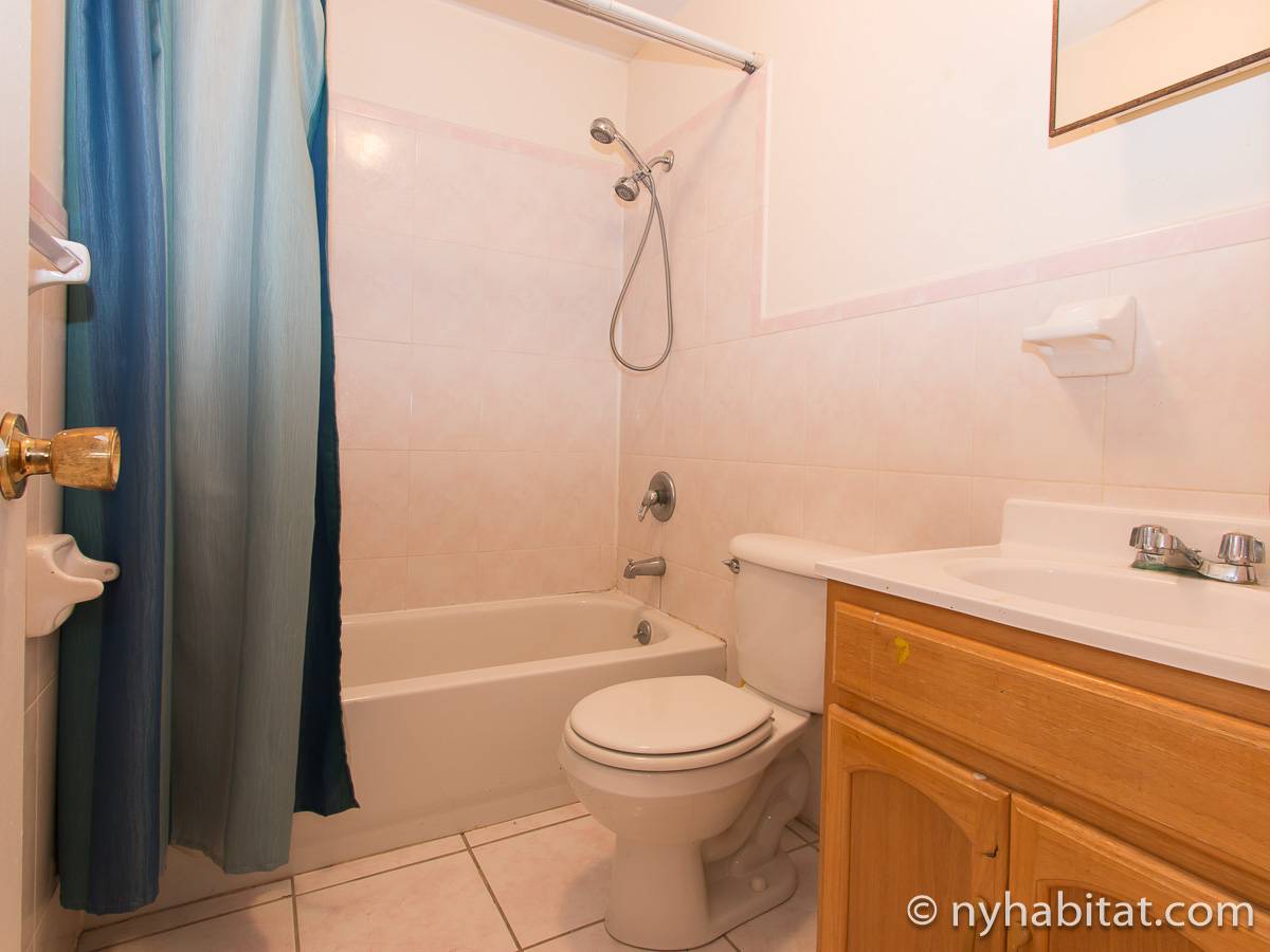 Badezimmer 2 - Photo 1 von 2