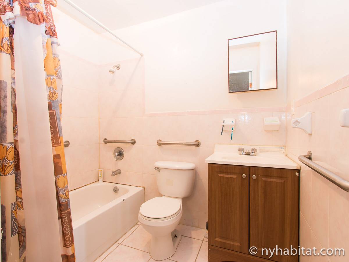 Badezimmer 1 - Photo 1 von 2