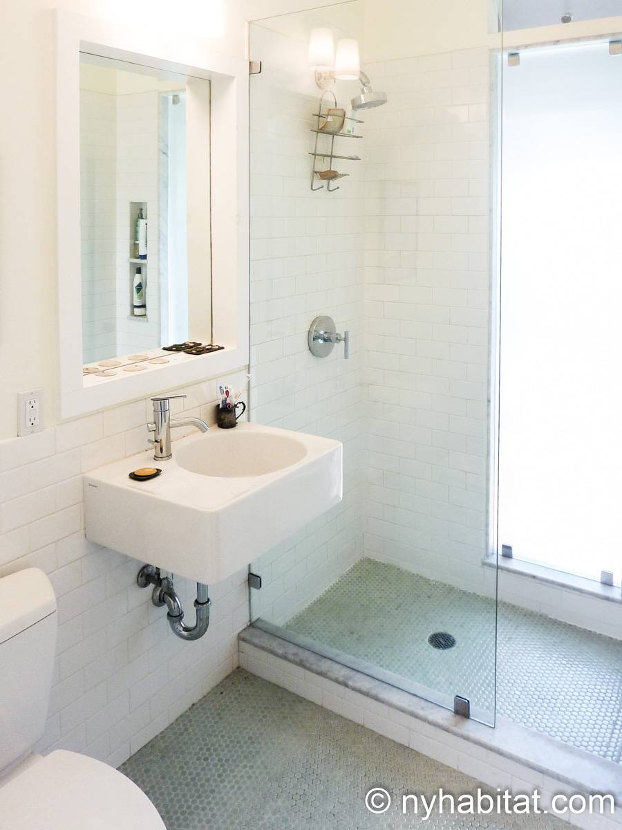 Bathroom 2 - Photo 1 of 3