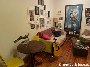 Living room - Photo 4 of 6